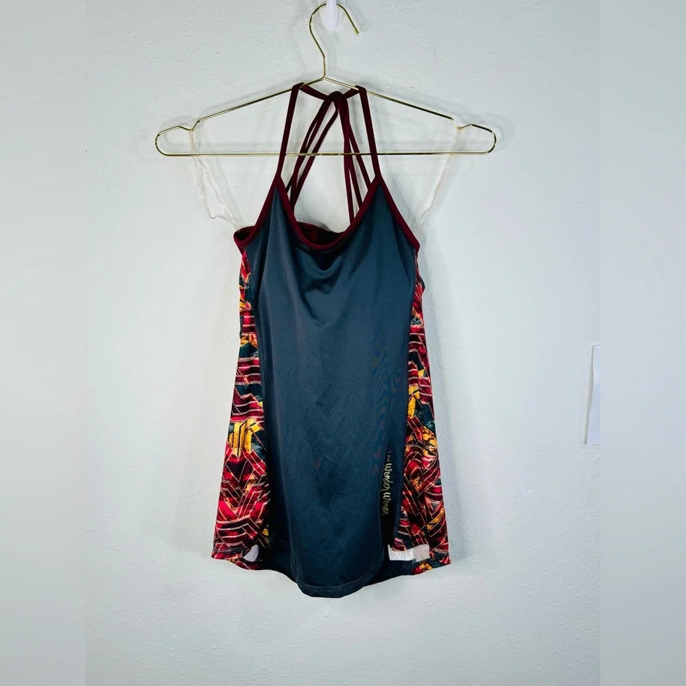 Her Universe Women's Grey Red Graphic Strappy Tank Top Small Athletic Chic